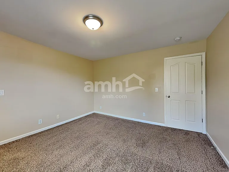 1068 Blairfield Dr — Photo 18