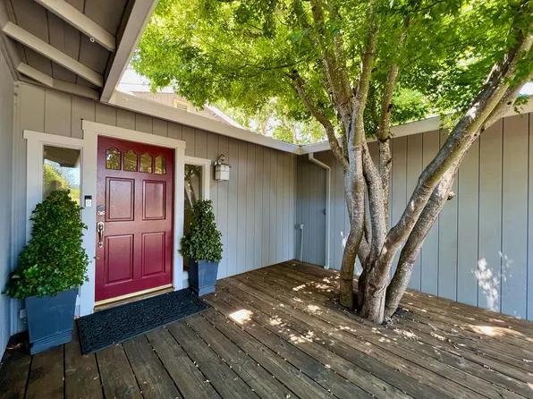 2673 Chablis Ct, Saint Helena, CA 94574