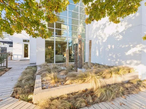 51 Vanguard Way, Dallas, TX 75243