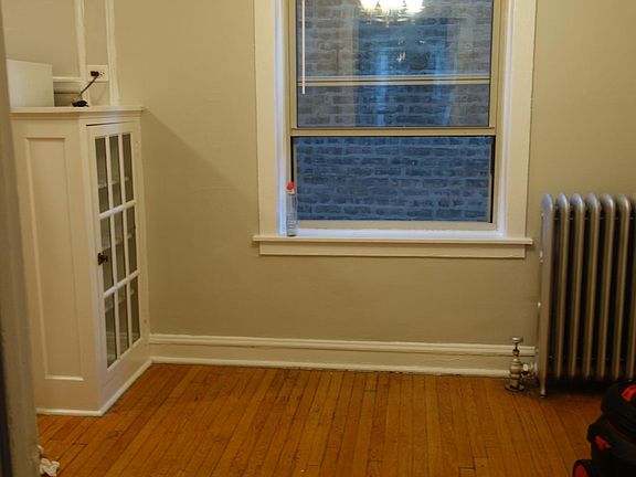 3rd image of 4509 N Greenview Ave APT 1E
