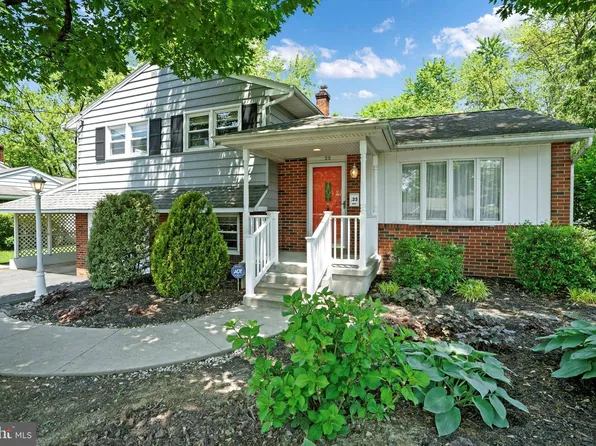 25 Church Rd, Telford, PA 18969