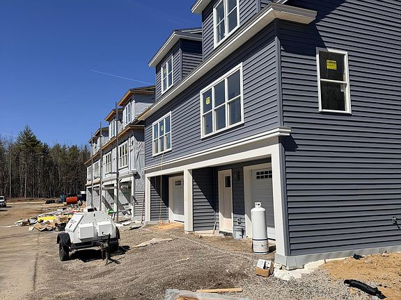 4th image of 15 Creekside Court #8