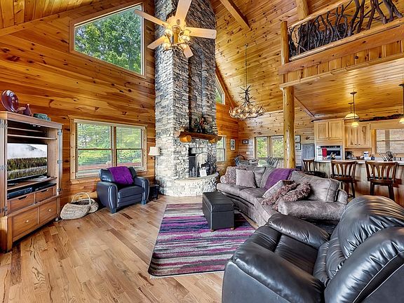 4th image of 499 Raven Ridge Cir