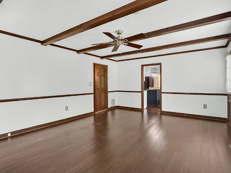 636 N Wilkinson Dr — Photo 13