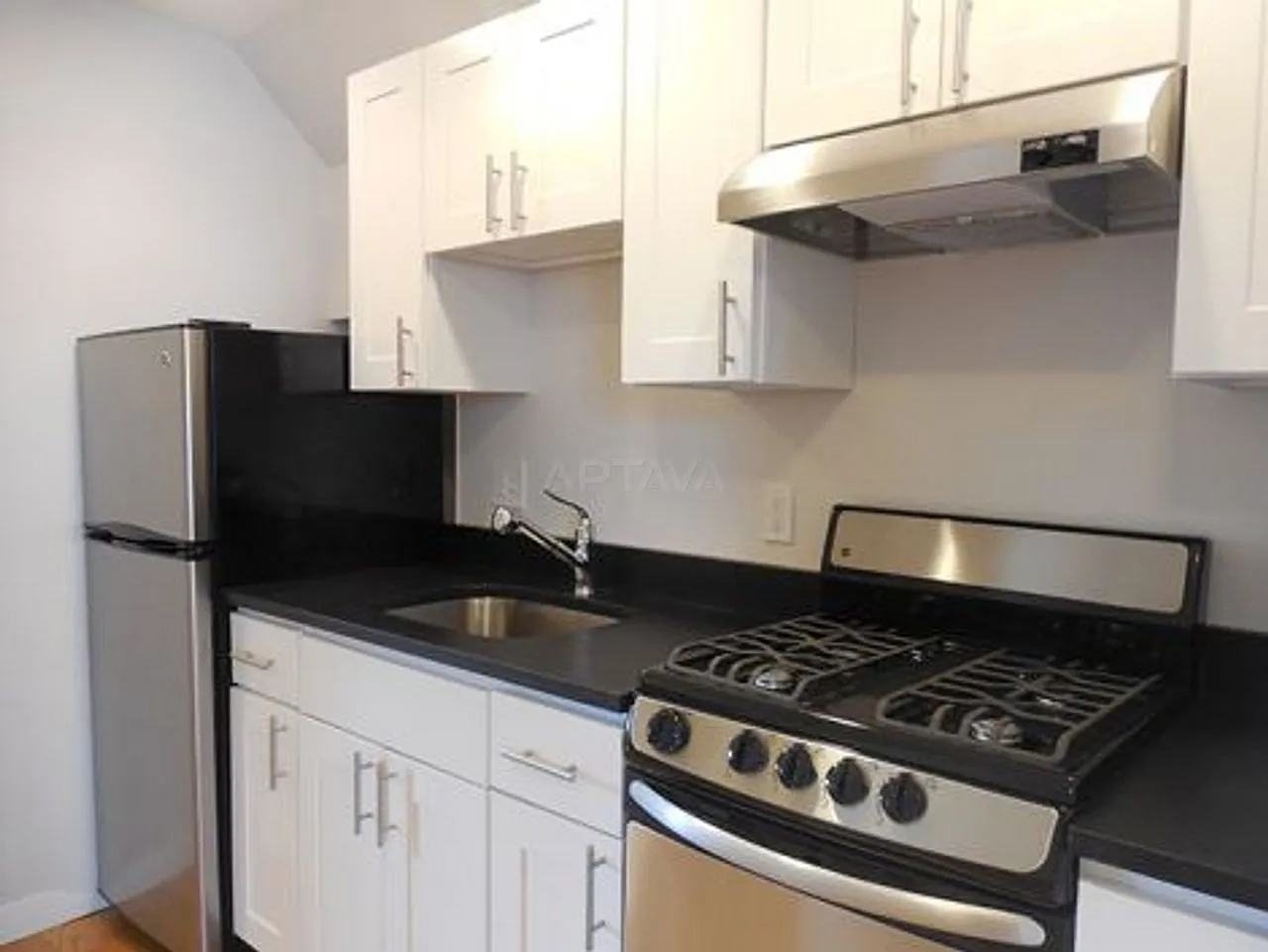 2 bed, $4,000 — Photo 2