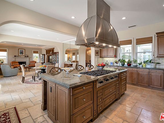 5th image of 7529 Coastal View Dr