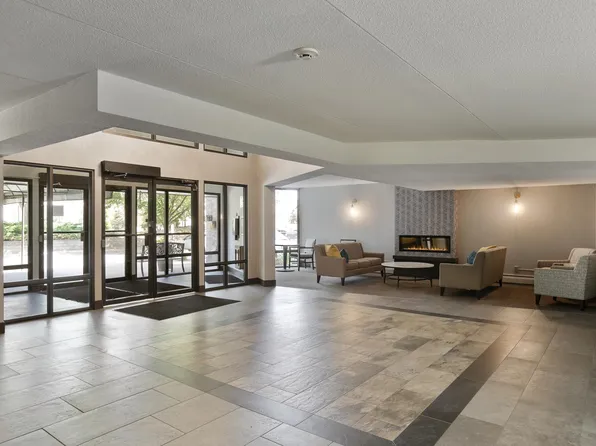 7220 York Ave S APT 406, Edina, MN 55435