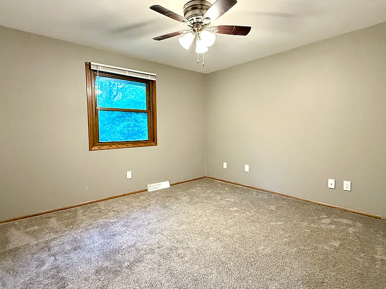 1008 W Devonshire Rd — Photo 16