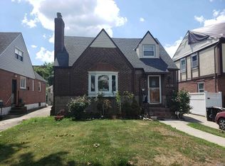 75-58 177th St, Fresh Meadows, NY 11366