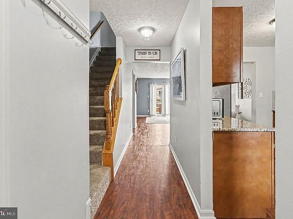 2nd image of 3912 Hunt Harbor Rd