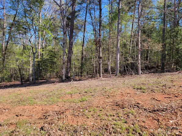 118 Sanford Ct, Troy, NC 27371
