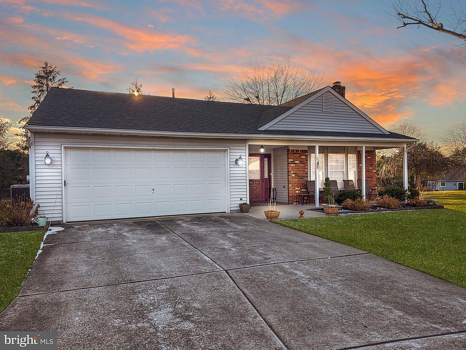 1st image of 23 Fernwood Ct