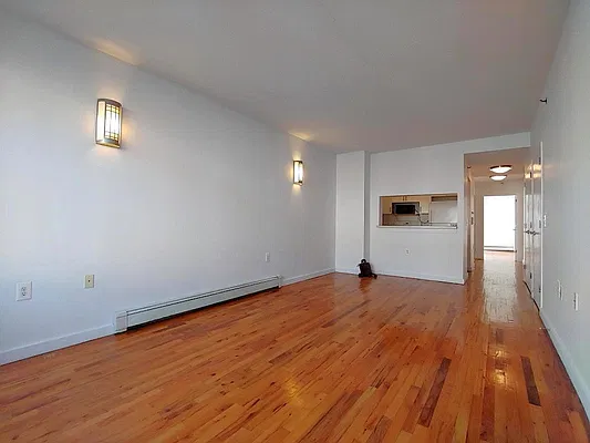 Living room, photo 2