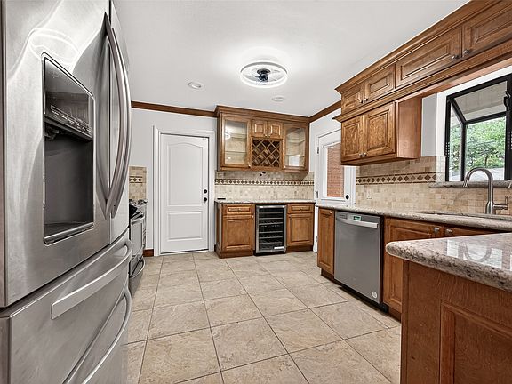 5th image of 5422 Hummingbird St