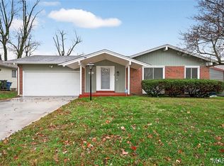 2560 Woodsage Dr, Florissant, MO 63033