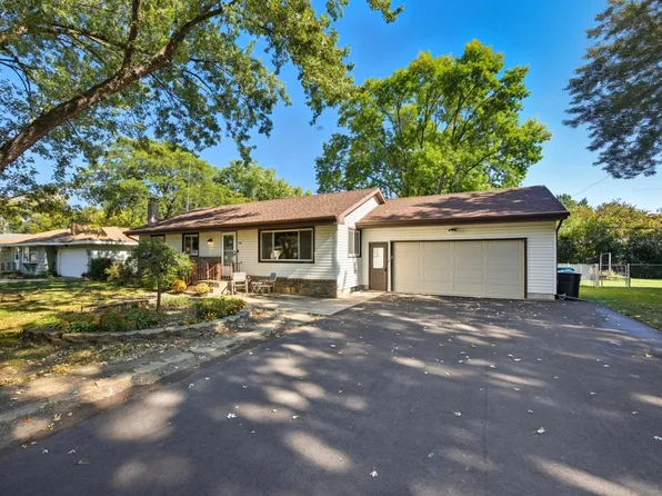 7739 Woodlawn Dr, Mounds View, MN 55112