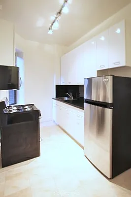 Rented by City Connections Realty | media 27