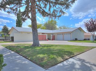 7516 Bellrose Ave NE, Albuquerque, NM 87110