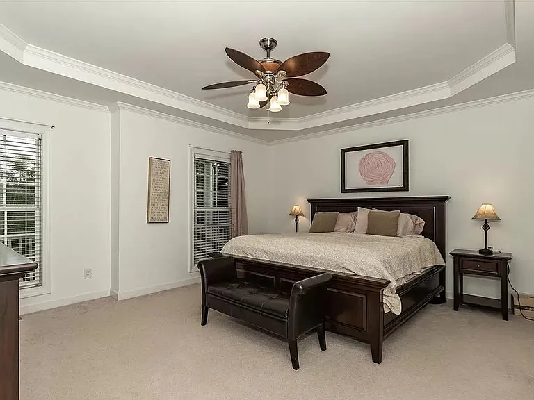 10400 Swerling Way — Photo 18