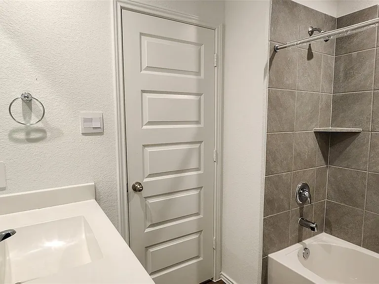 3610 Lanercost Ln — Photo 31