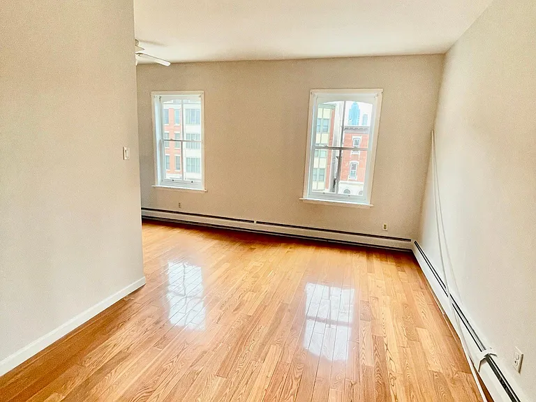 1917 Spring Garden St #5 — Photo 2