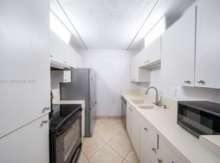 10826 N Kendall Dr #T13, Miami, FL 33176