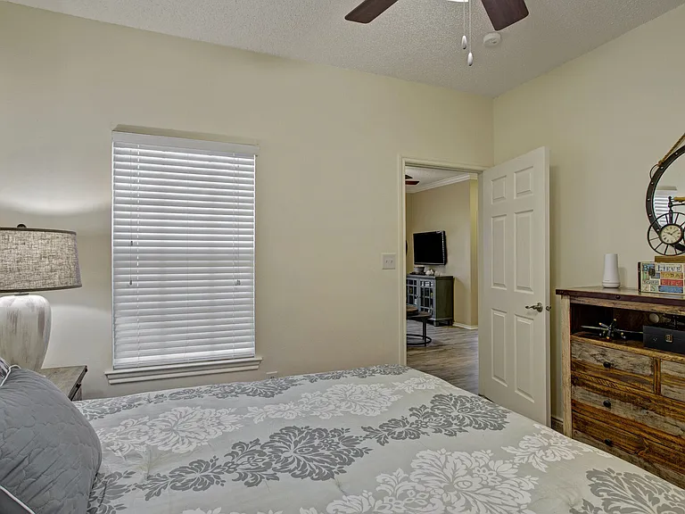 Arbors at Wolf Pen Creek Apartments — Photo 18
