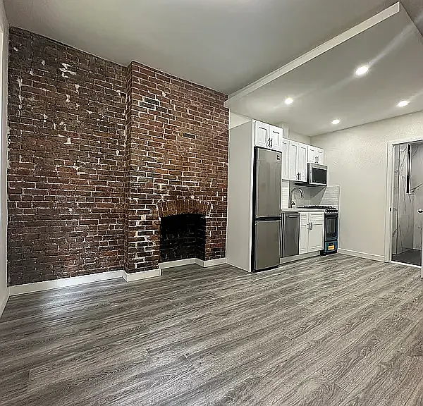 410 W 56th St #2C — Photo 1