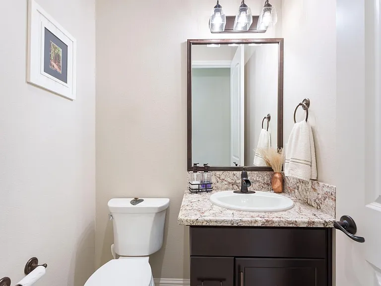 822 Overstone Ave — Photo 26