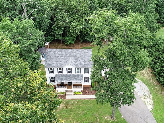 5th image of 104 Kings Grant Dr