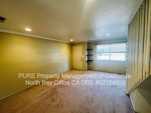 3rd image of 214 Main Cir