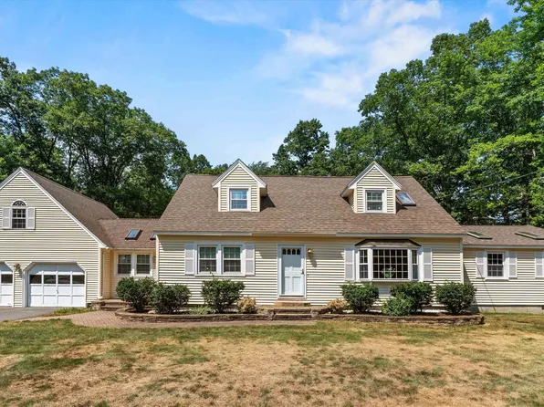 29 Maple Drive, Bedford, NH 03110