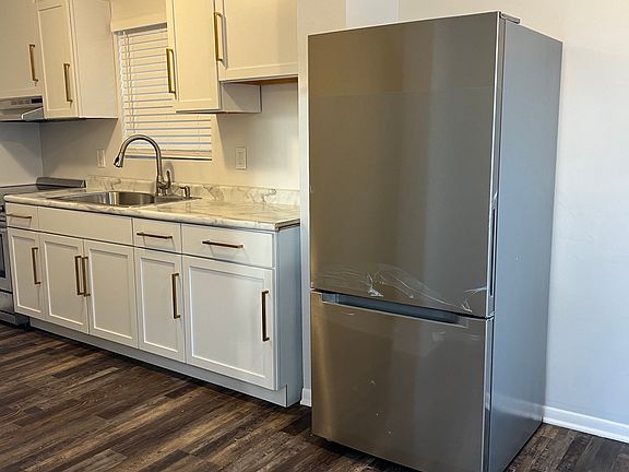 3rd image of 1615 Pembroke Ave
