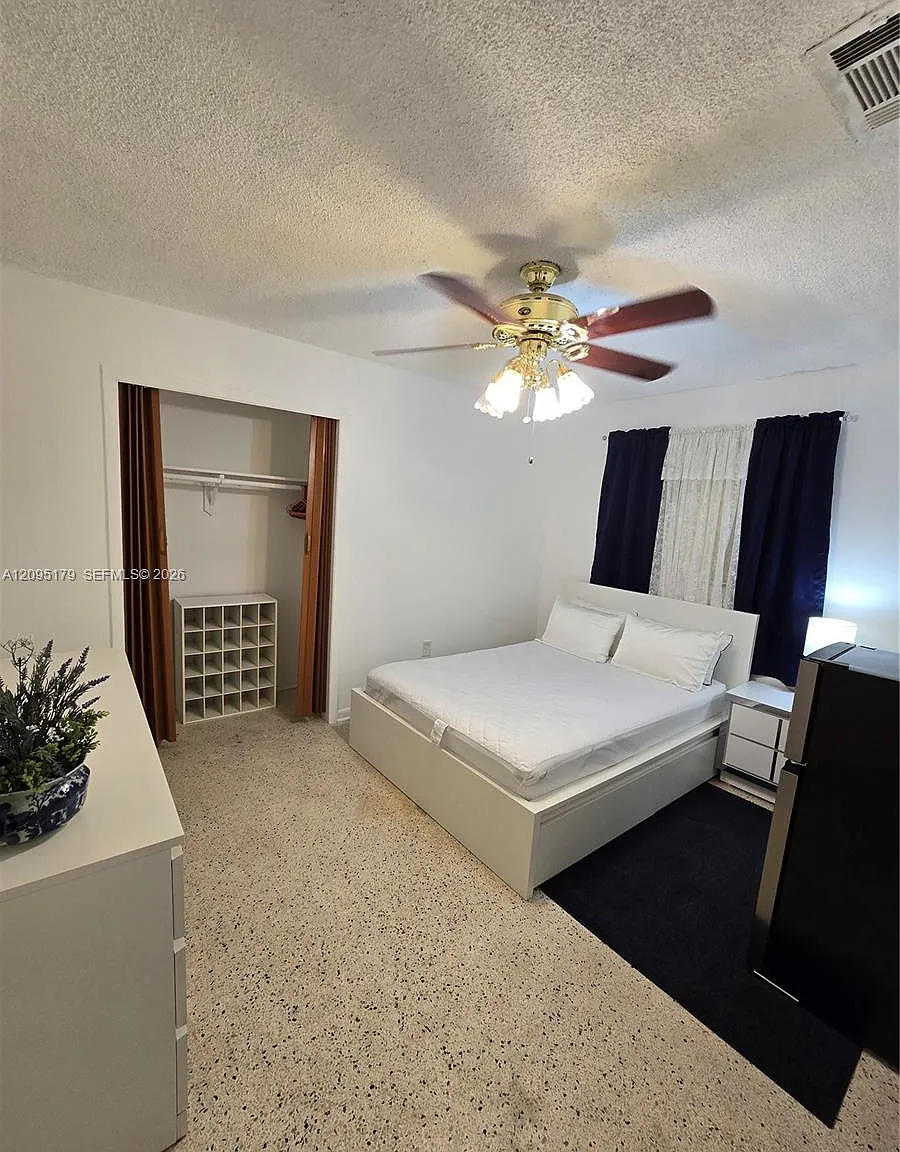 Hialeah 8th Addn — Photo 1