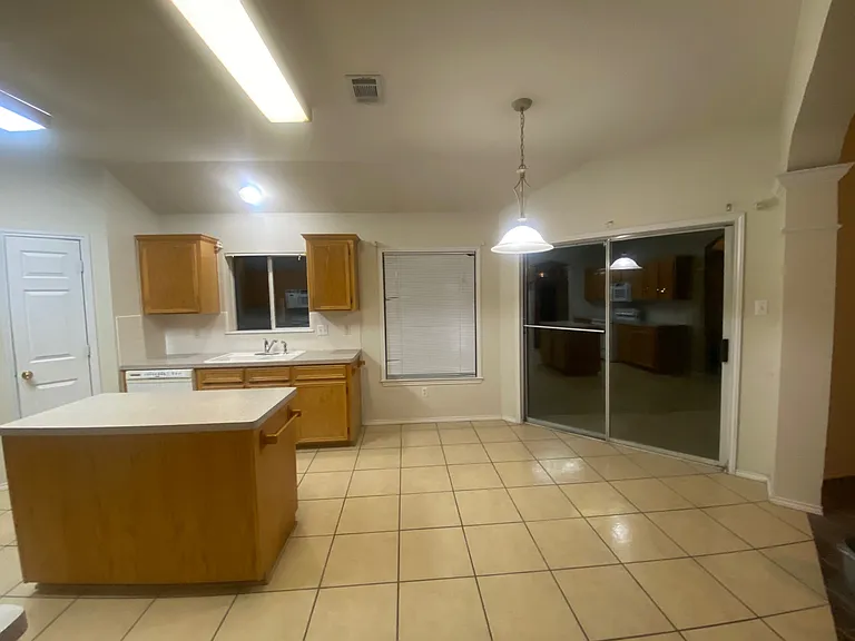 2128 Modoc Dr — Photo 8