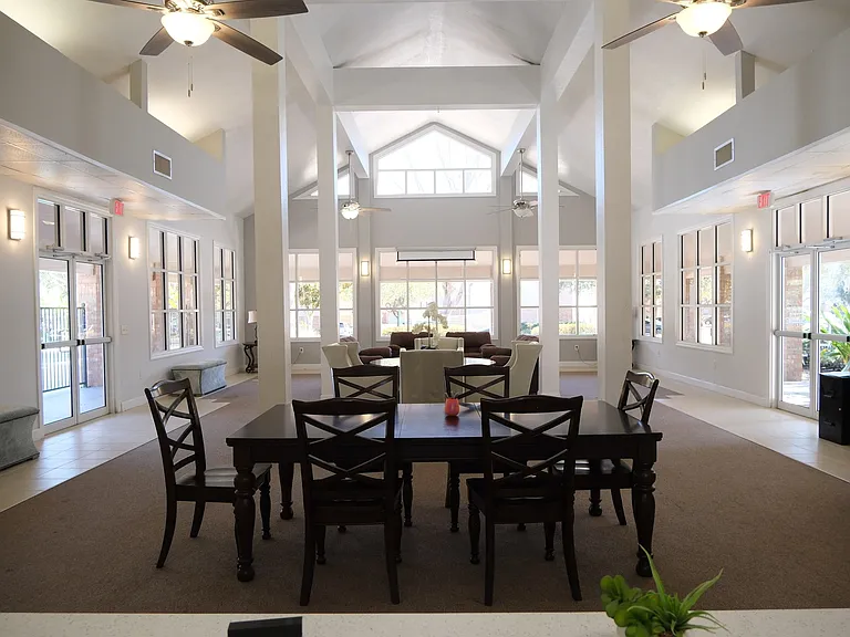 Raintree Apartments — Photo 11