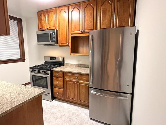 4th image of 7303 N Wolcott Ave #2
