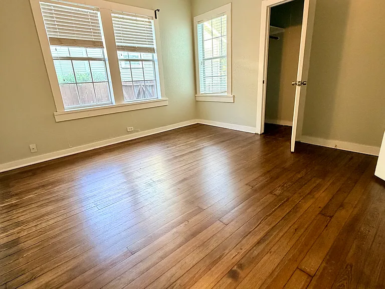 419 W Lullwood Ave — Photo 17