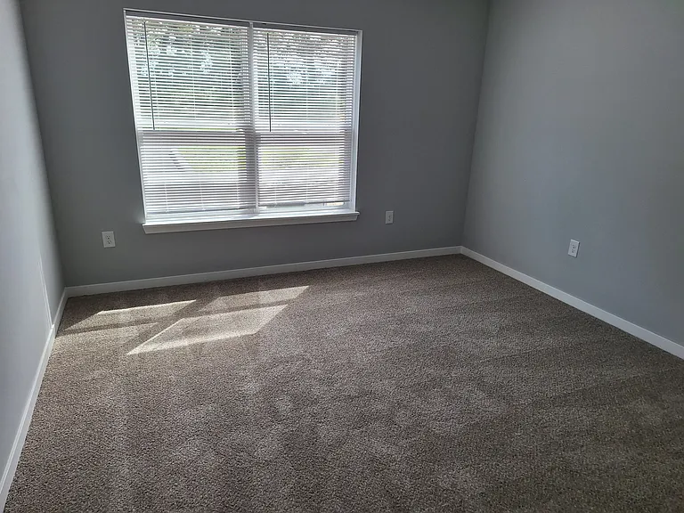 Bierhaus Flats Apartments — Photo 17