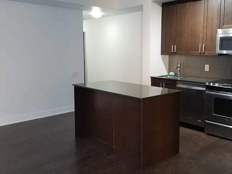 7608 Yonge St #210 — Photo 7