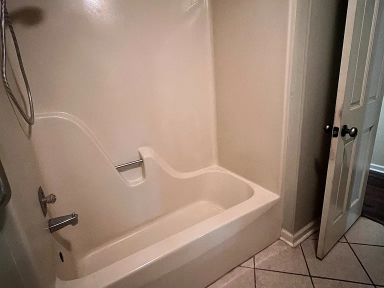 325 Lakeridge Trl — Photo 8
