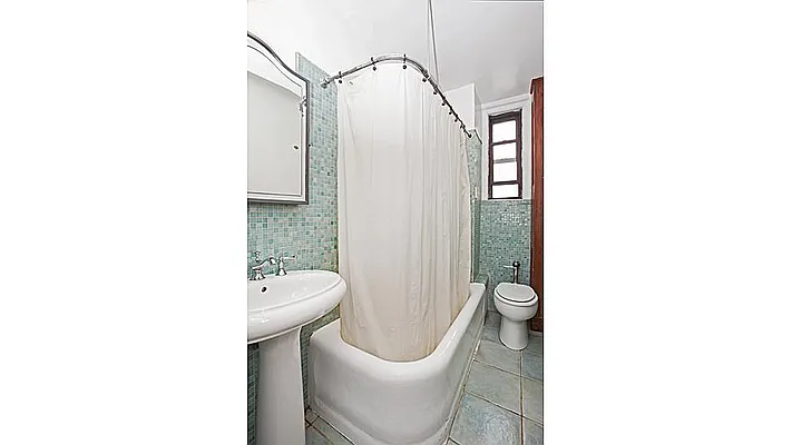 Sold by Fenwick Keats Real Estate | media 4