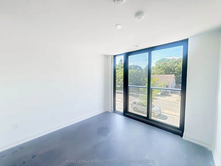 799 The Queensway #105 — Photo 11