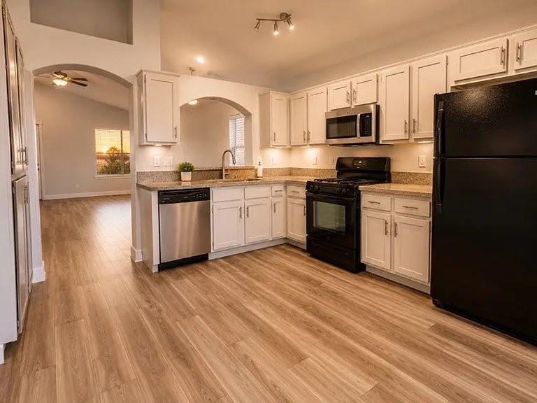 7032 Golden Desert Ave — Photo 4