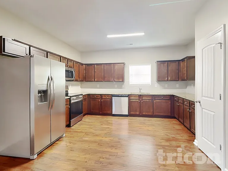 165 Daisy Cir — Photo 3
