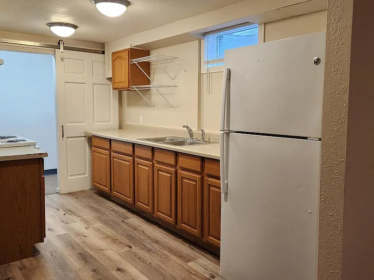 416 Evans Ave #B — Photo 3