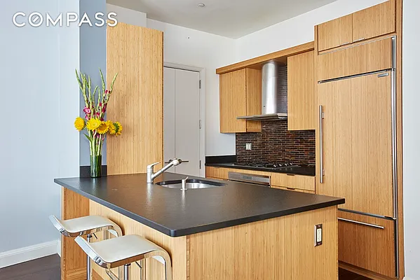 Rented by Compass | media 23