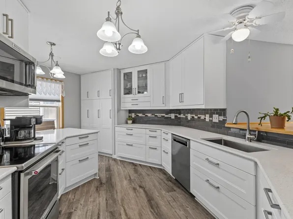 6420 Christenson Ln NE, Fridley, MN 55432