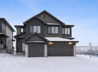 35 W Heritage Heath, Cochrane, AB T4C 0L3