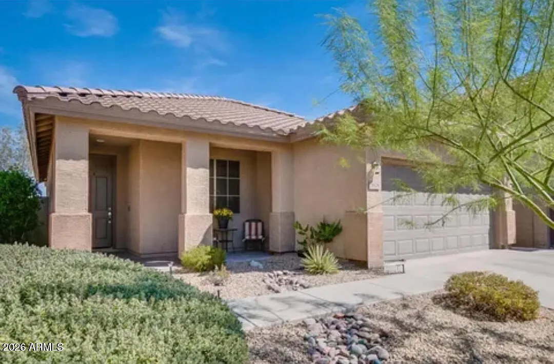 3 bed, 2.0 bath, 1432 sqft, $2,300 — Photo 2